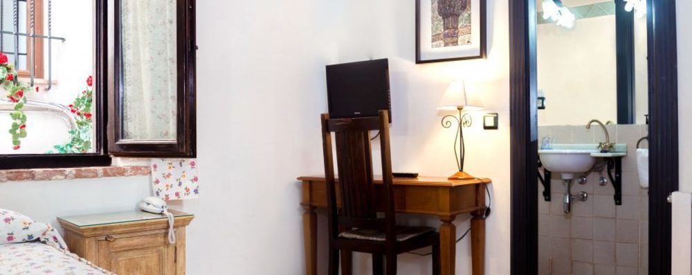Hotel Rosa De Oro Granada Bagian luar foto