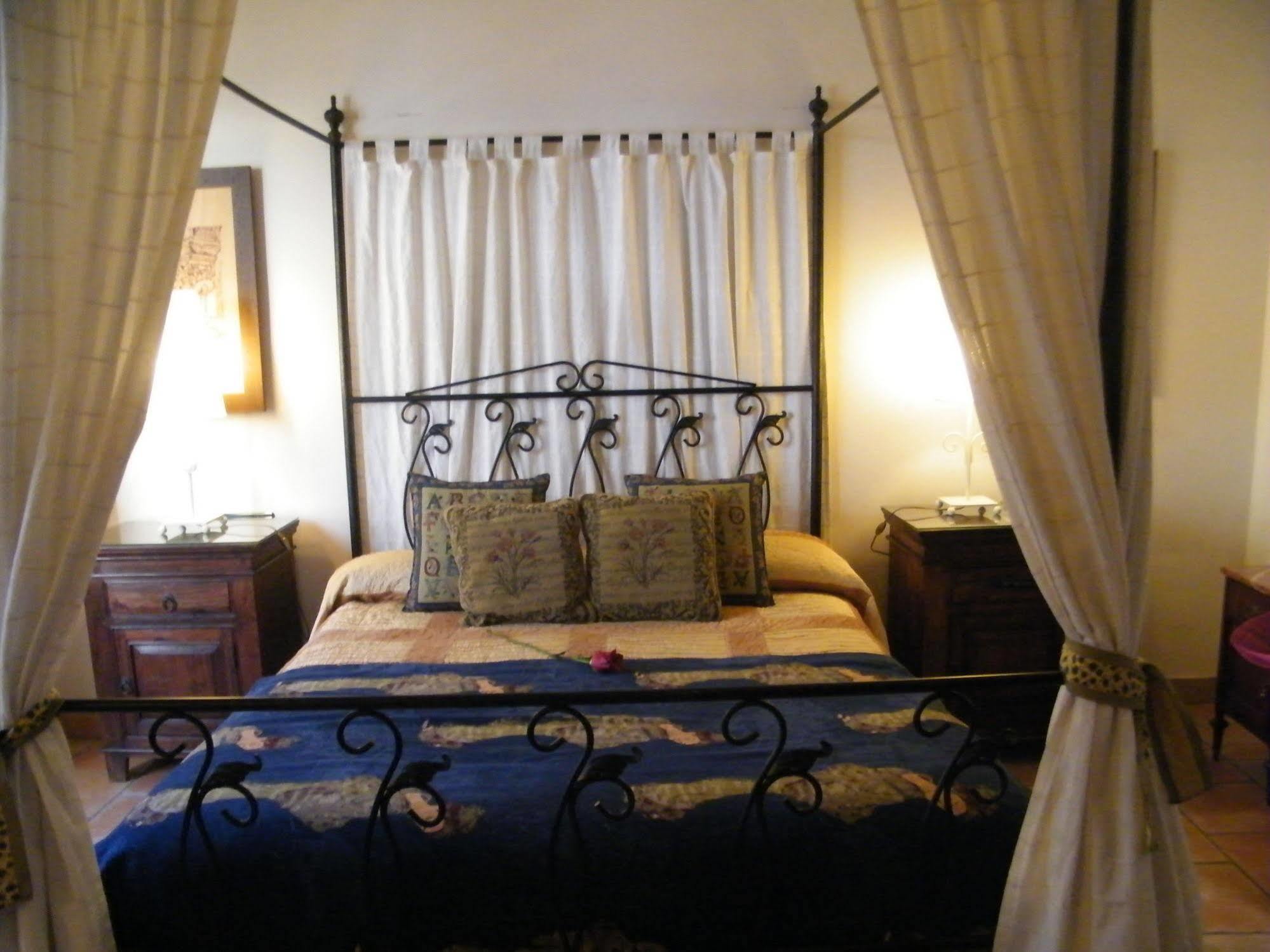 Hotel Rosa De Oro Granada Bagian luar foto