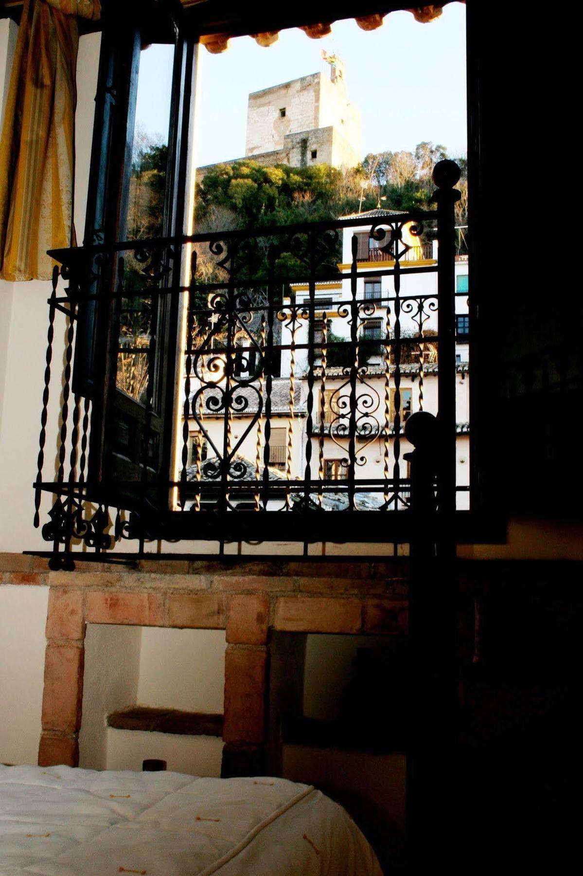 Hotel Rosa De Oro Granada Bagian luar foto